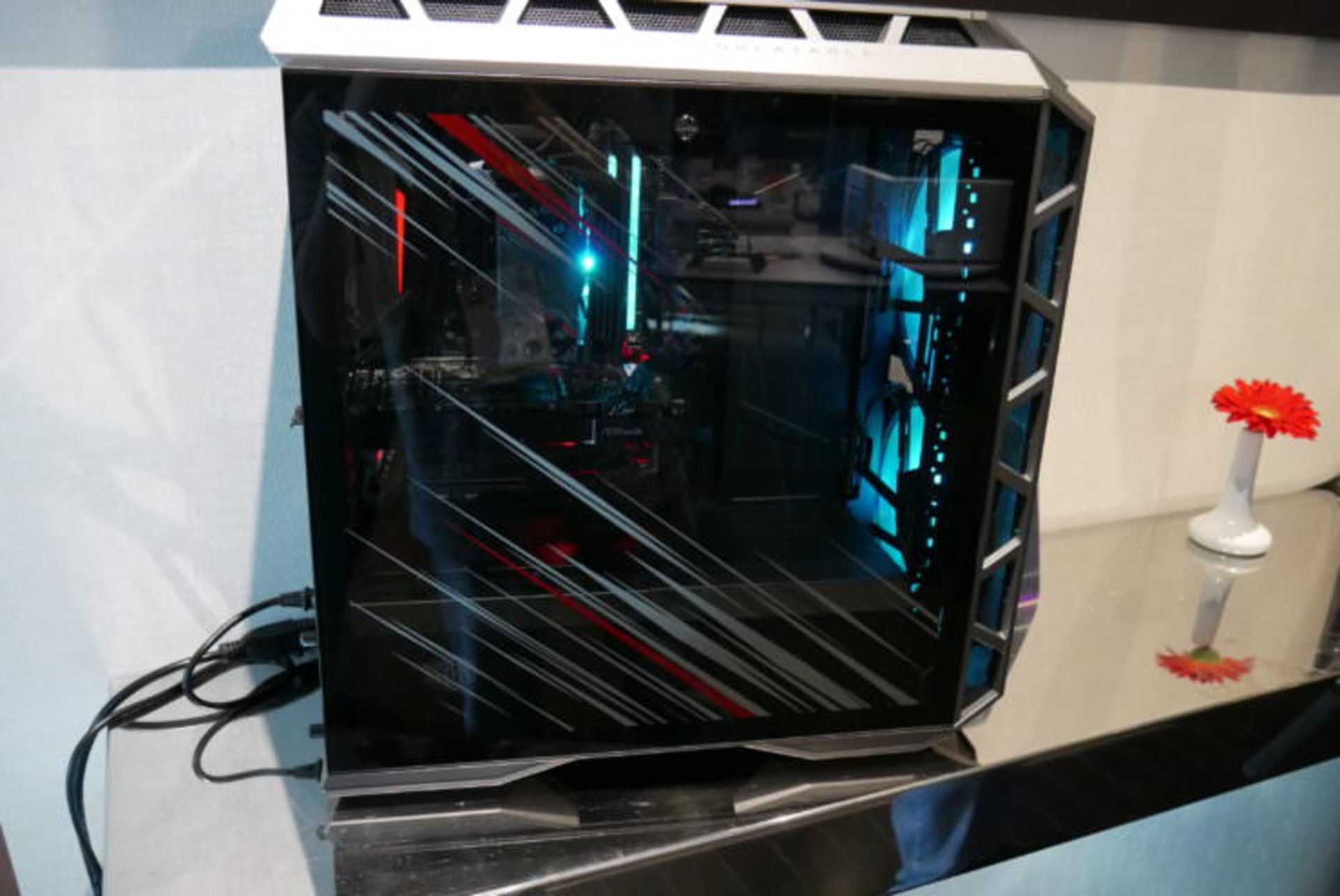 MasterCase H500P Mesh Phantom Gaming Edition و MasterBox K500