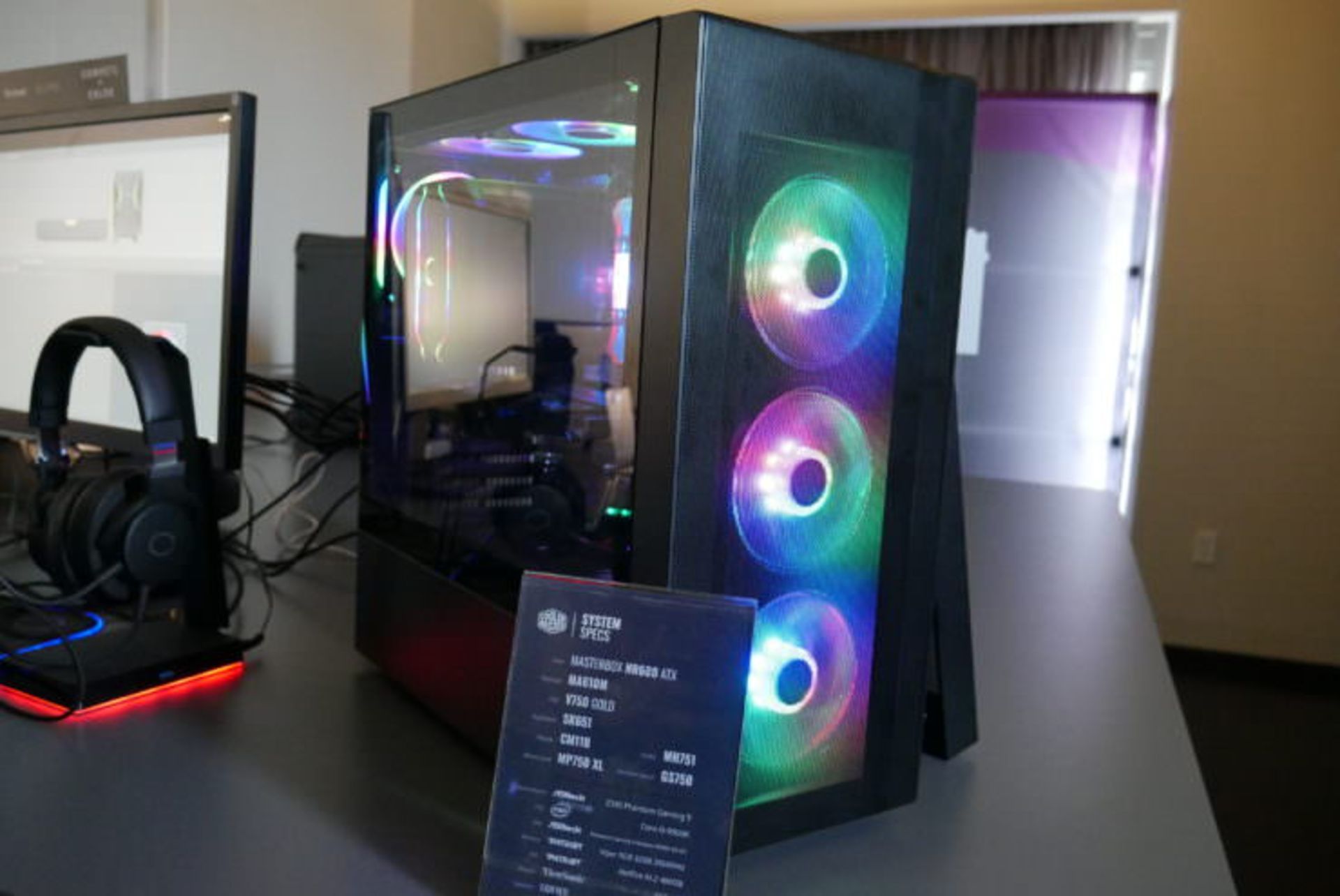 MasterBox NR400 و NR600