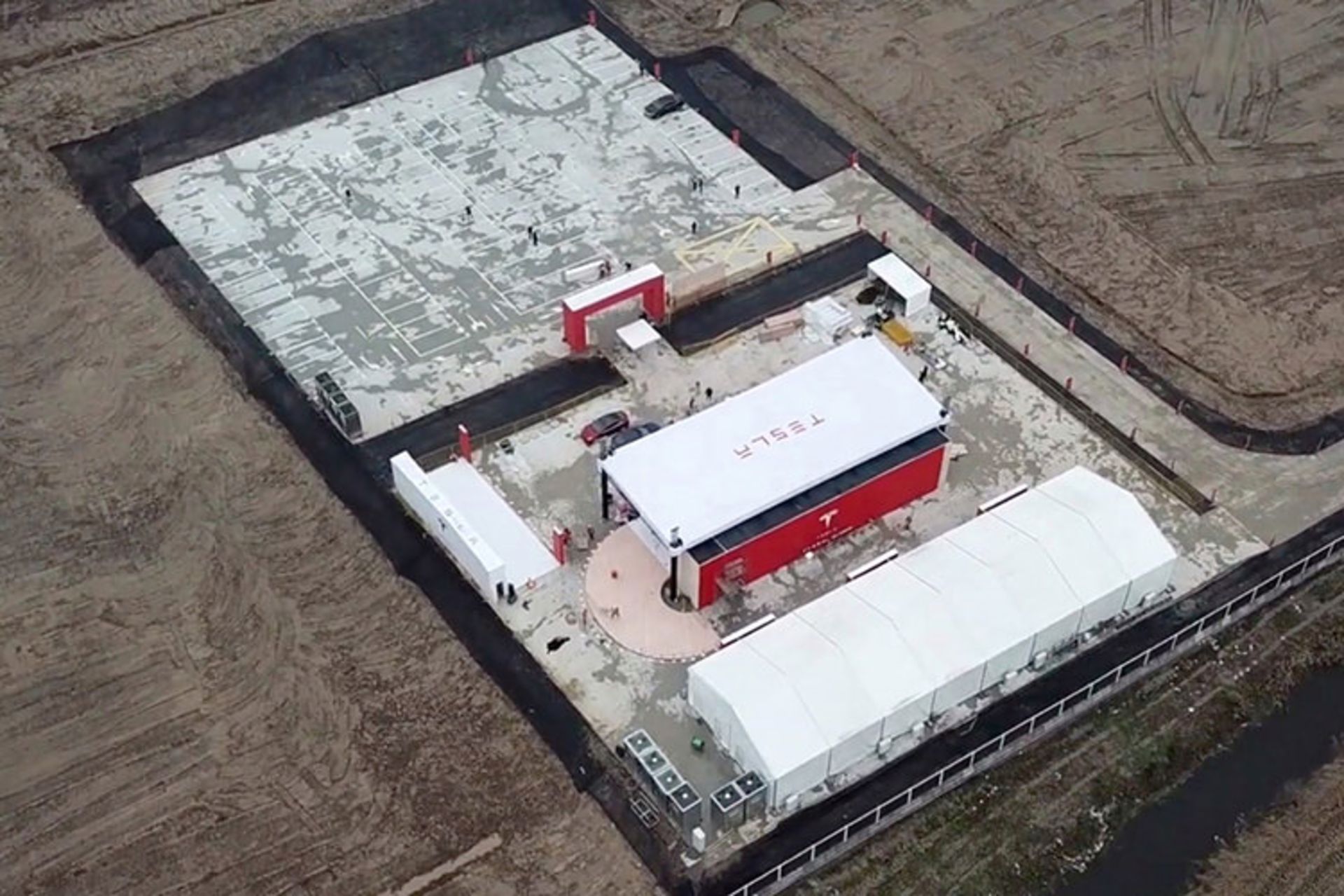 Tesla Gigfactory / تسلا گیگافکتوری