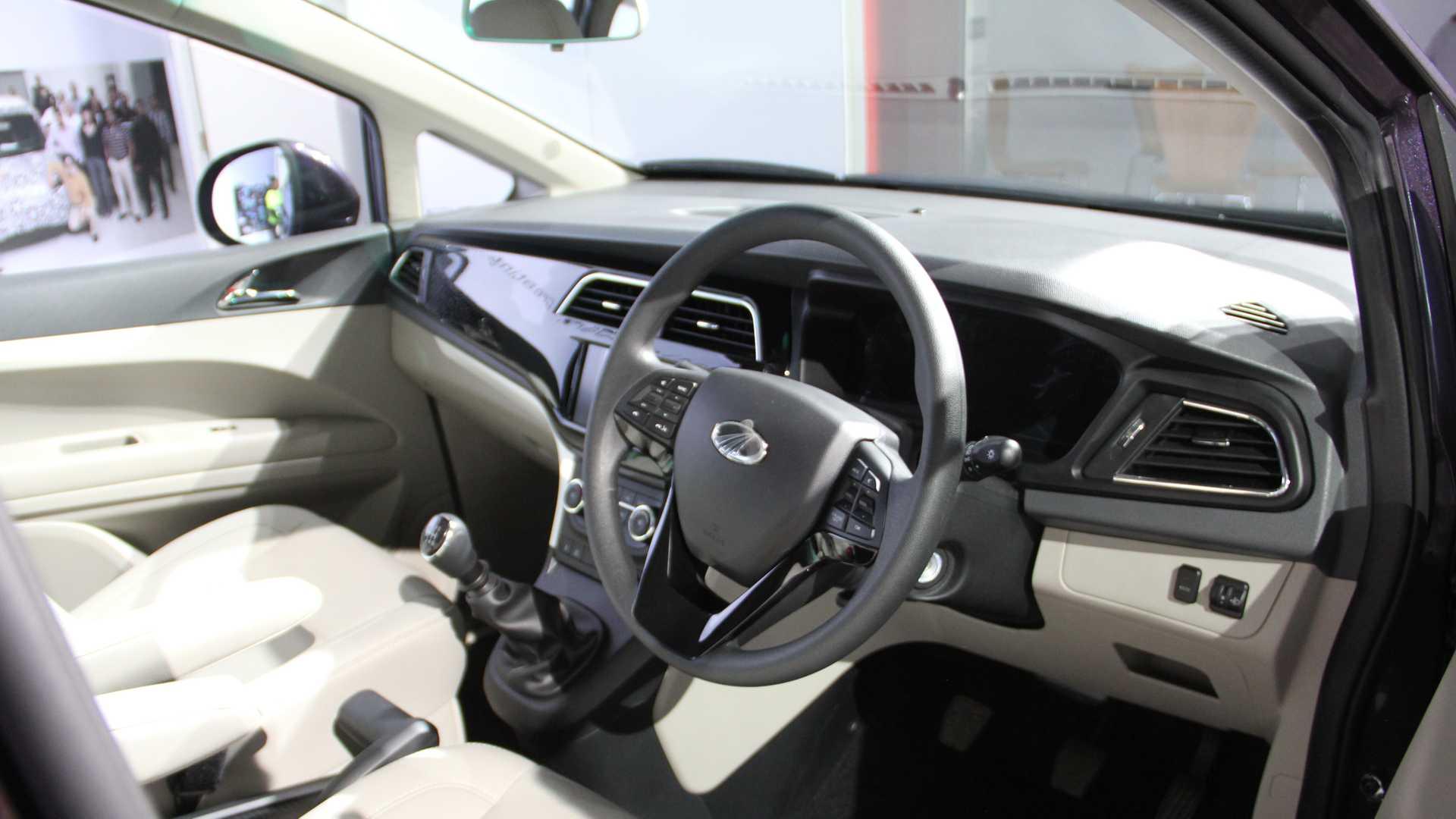 Mahindra Marazzo MPV / ون ماهیندرا 