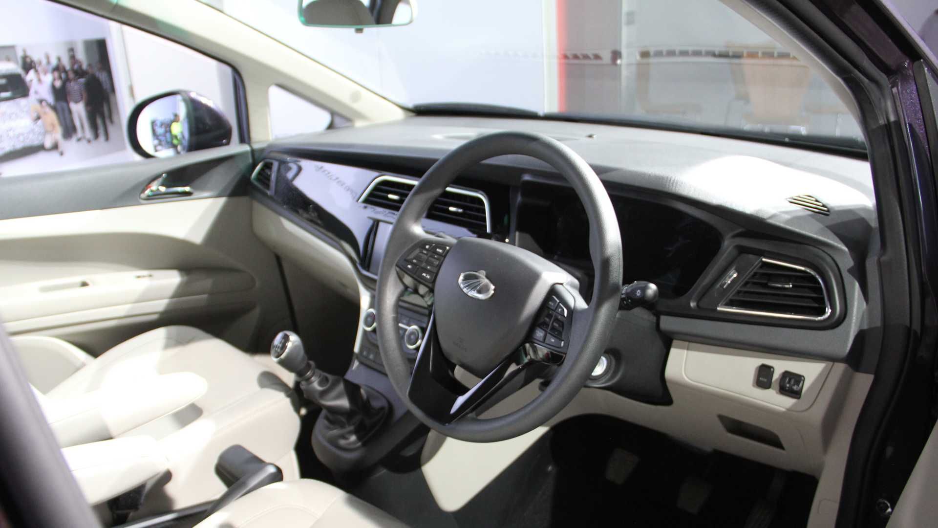 Mahindra Marazzo MPV / ون ماهیندرا 