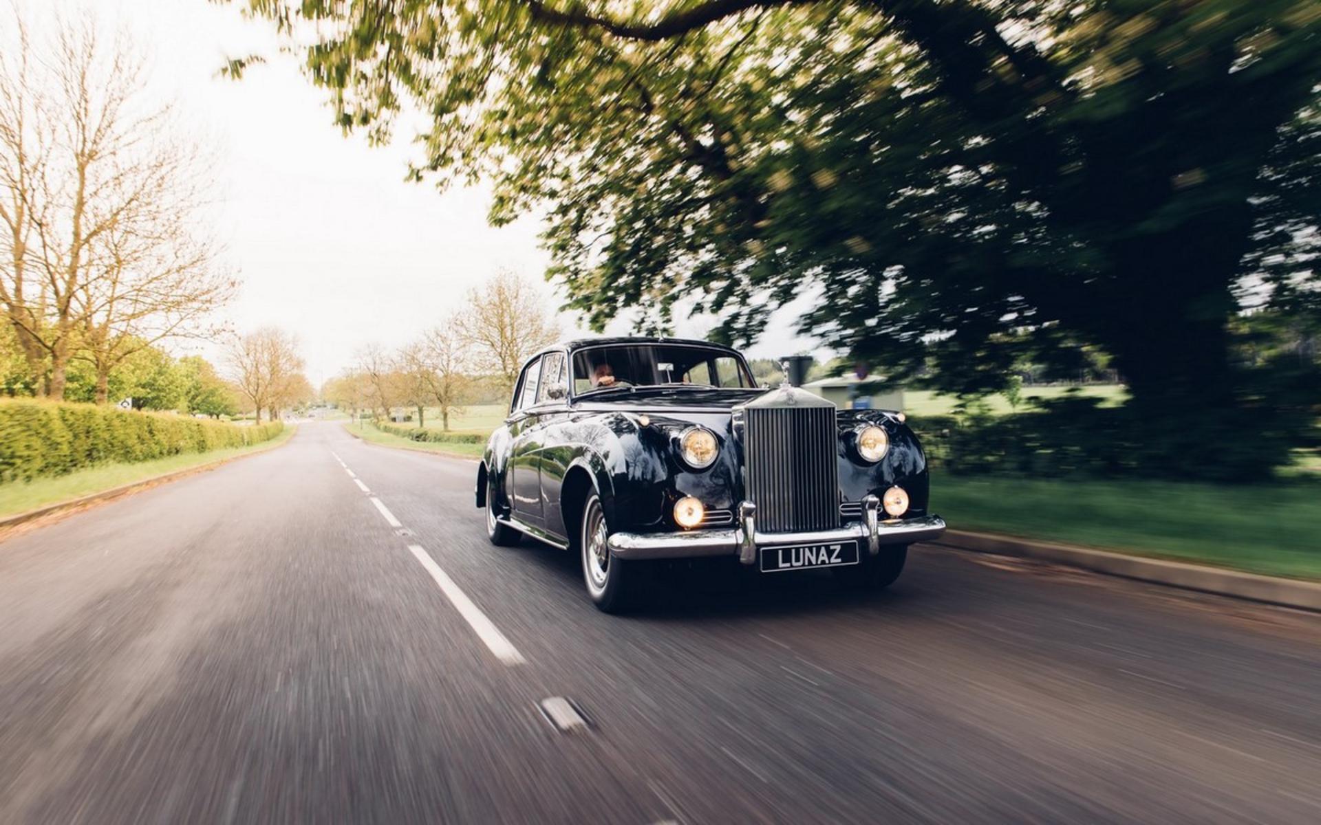 lunaz electric-classic cars