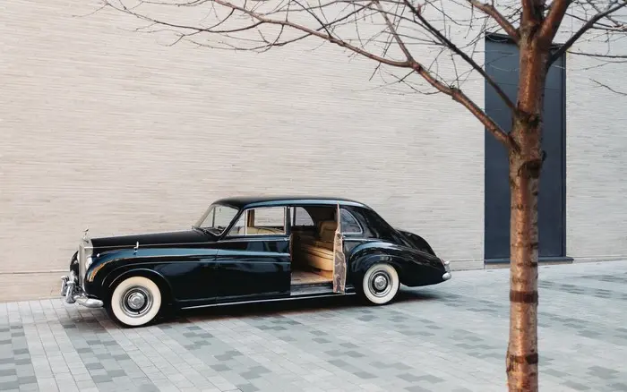 lunaz electric-classic cars
