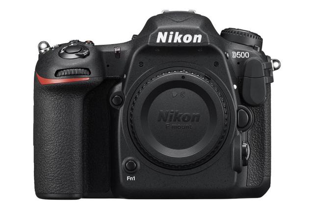 نیکون D500