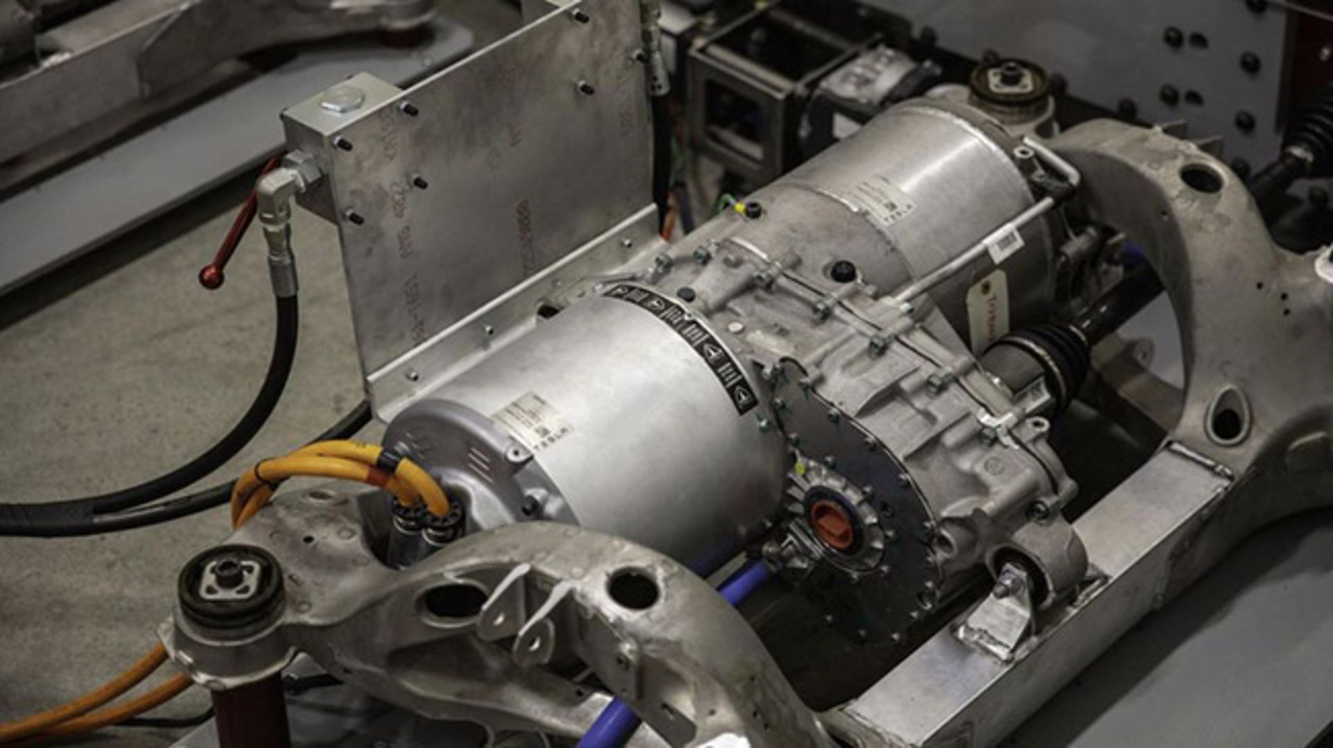 آزمایشگاه تست تصادف تسلا