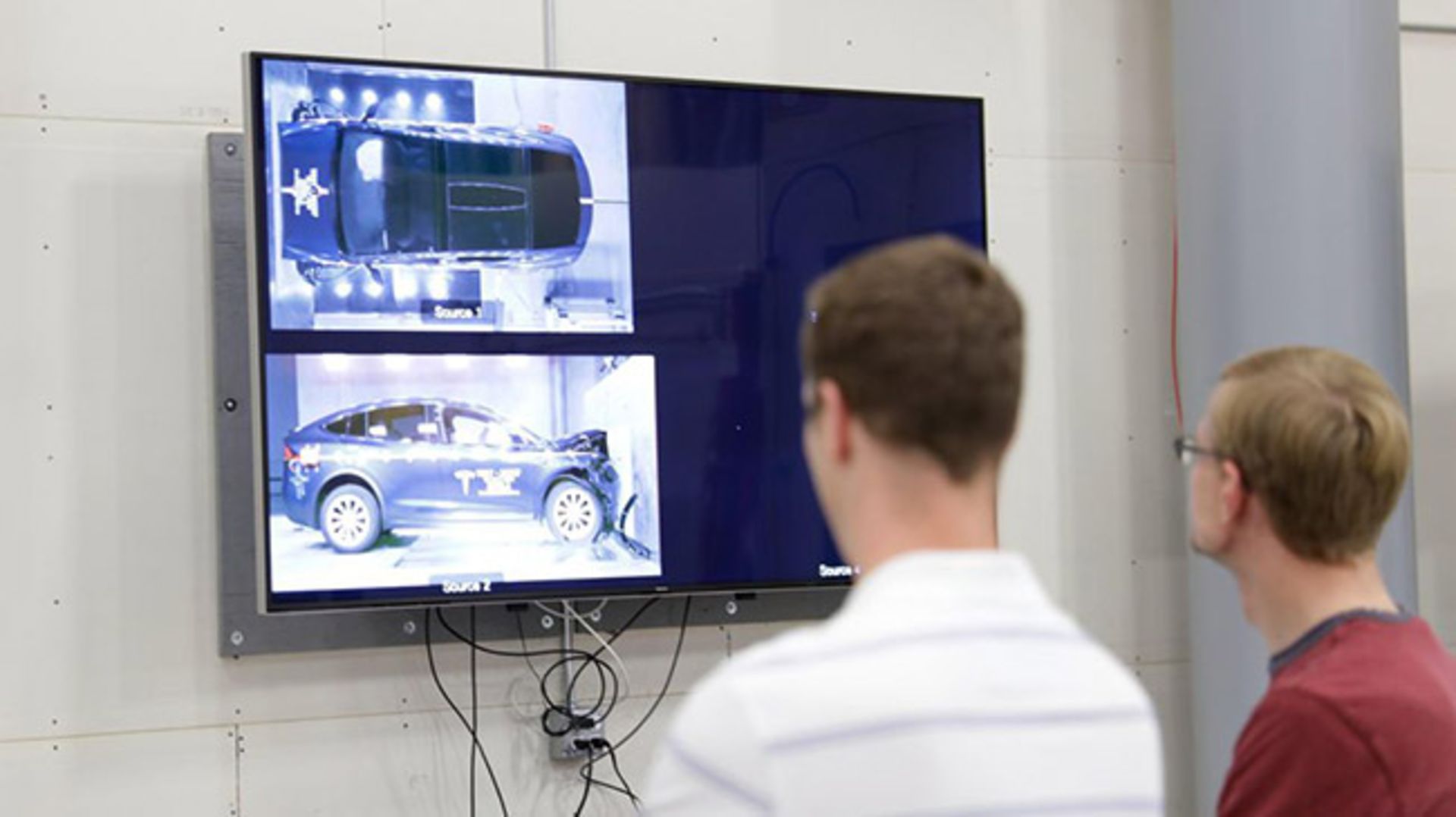 آزمایشگاه تست تصادف تسلا