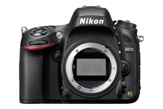 نیکون D610