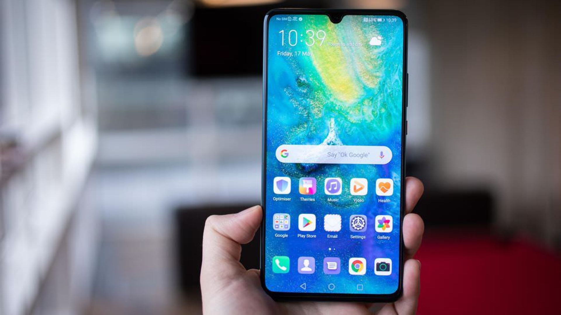 هواوی دو دستگاه تلفن هوشمند 5G  دارد که یکی از آن‌ها Mate X است