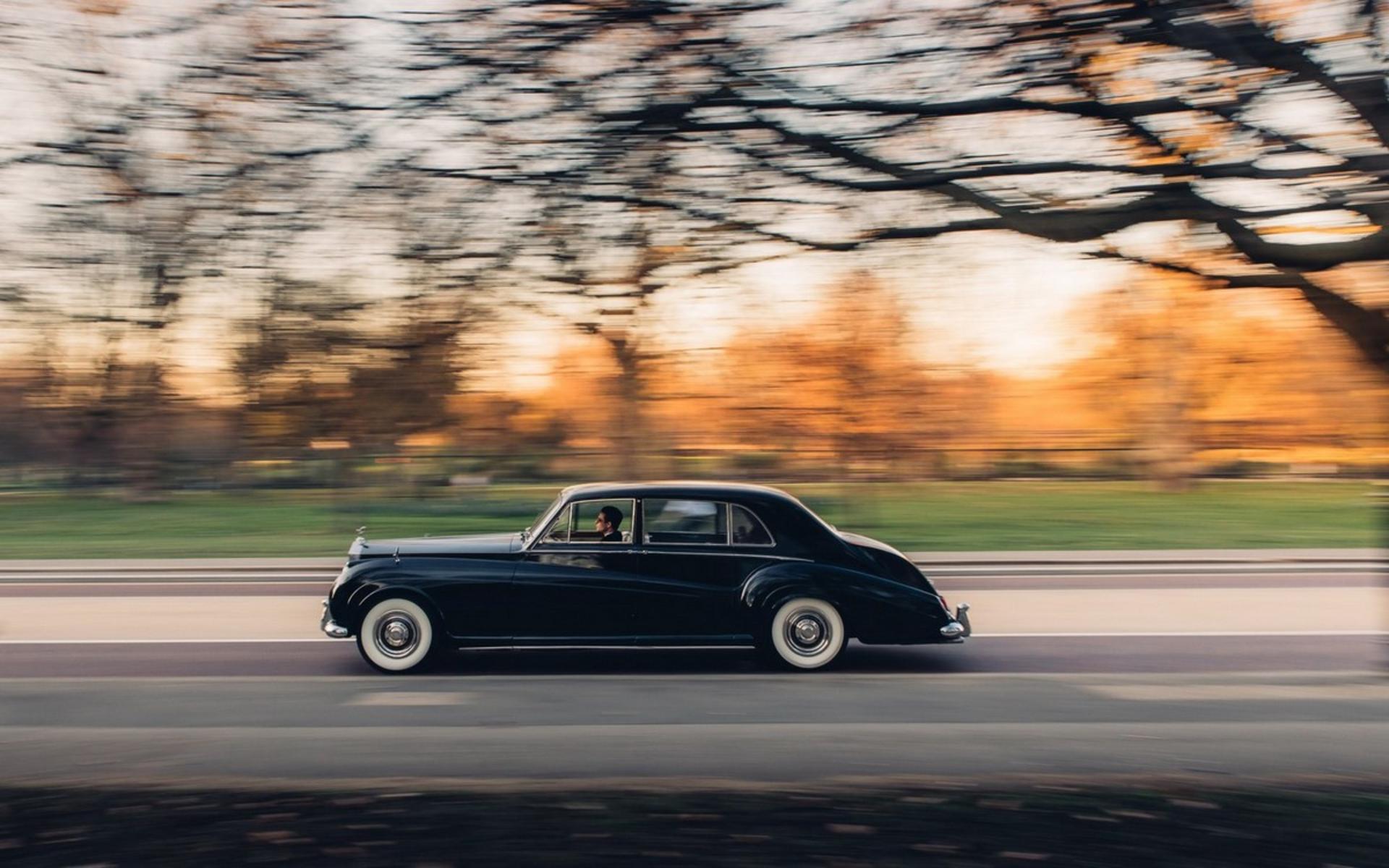 lunaz electric-classic cars
