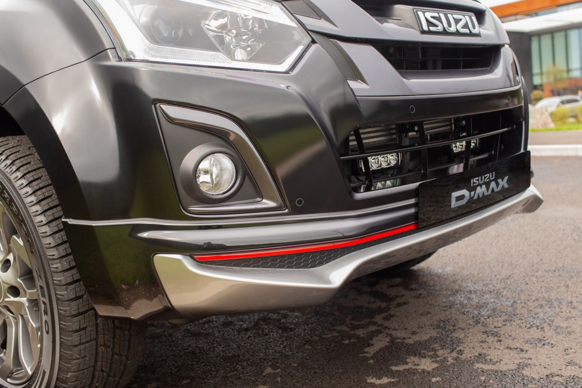 New Isuzu D-Max Blade+ Special Edition