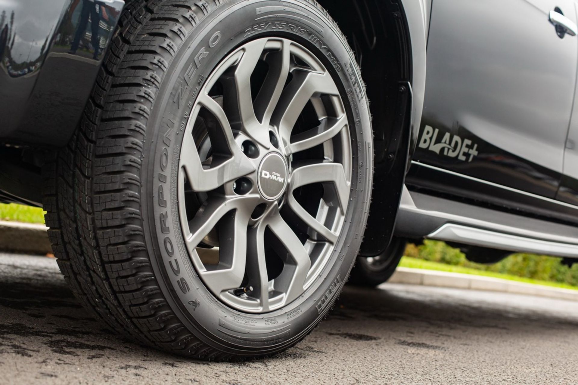 New Isuzu D-Max Blade+ Special Edition