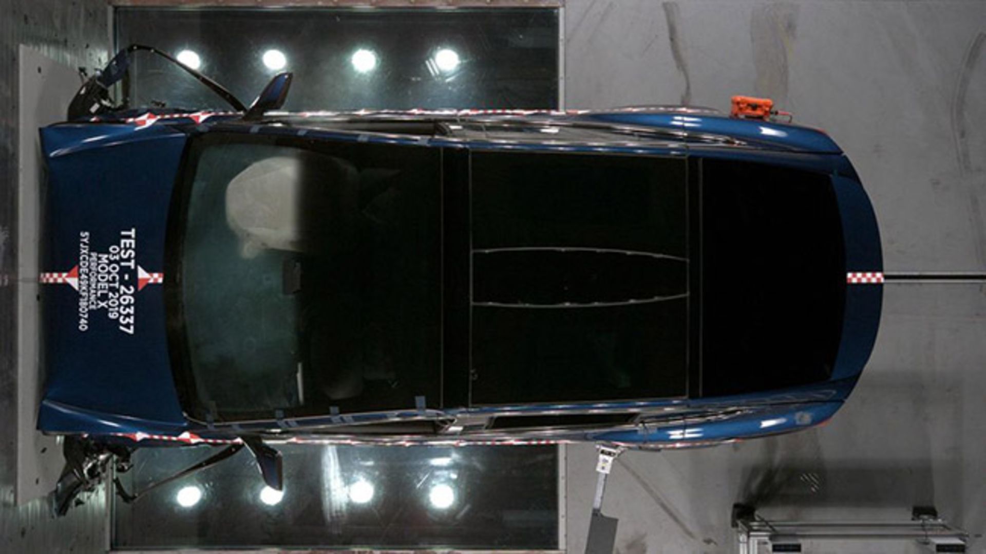 آزمایشگاه تست تصادف تسلا