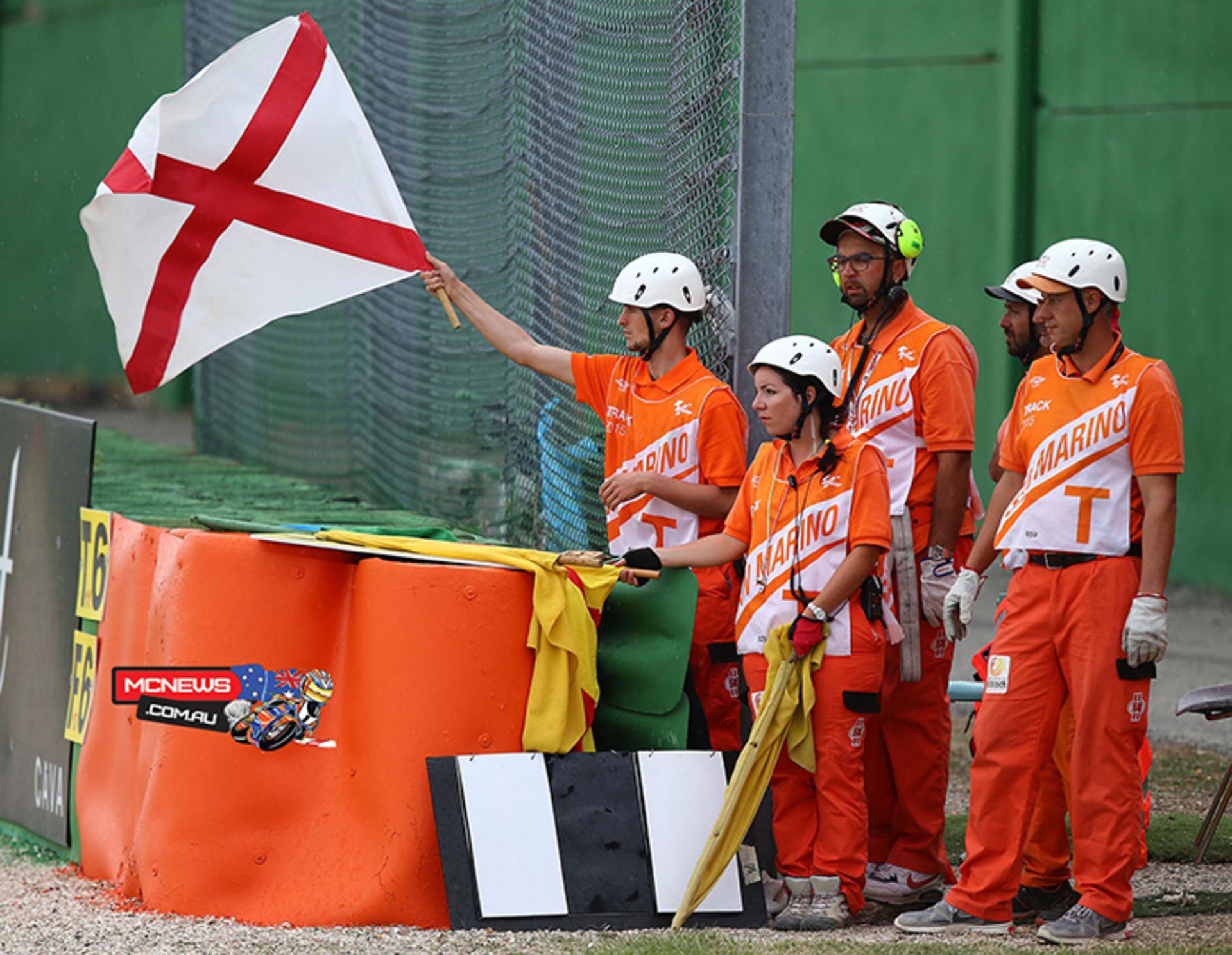 motogp white cross flag