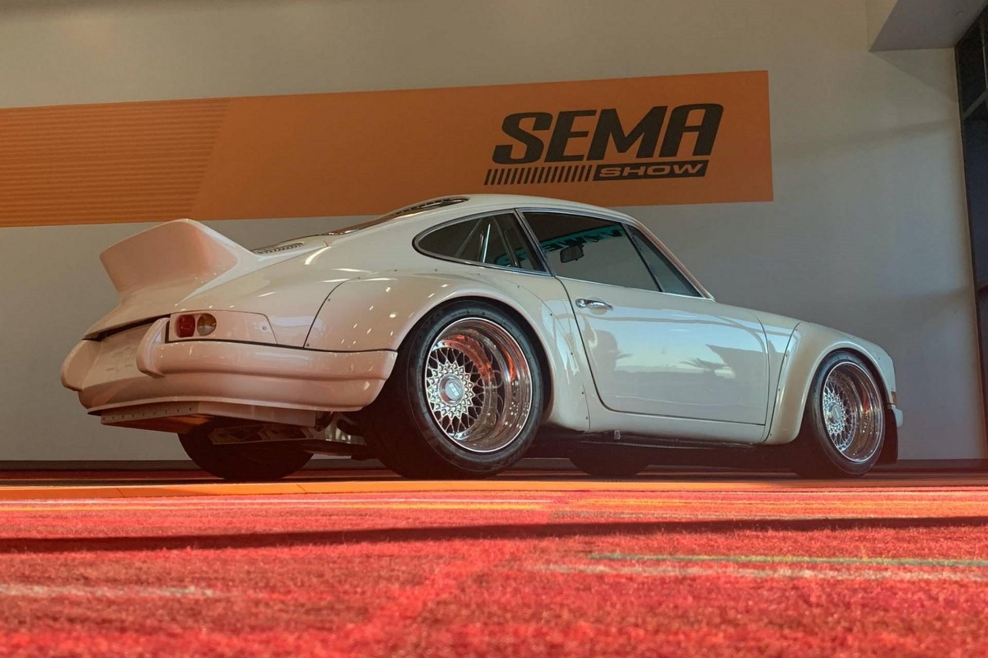 PORSCHE 911 E-RWB