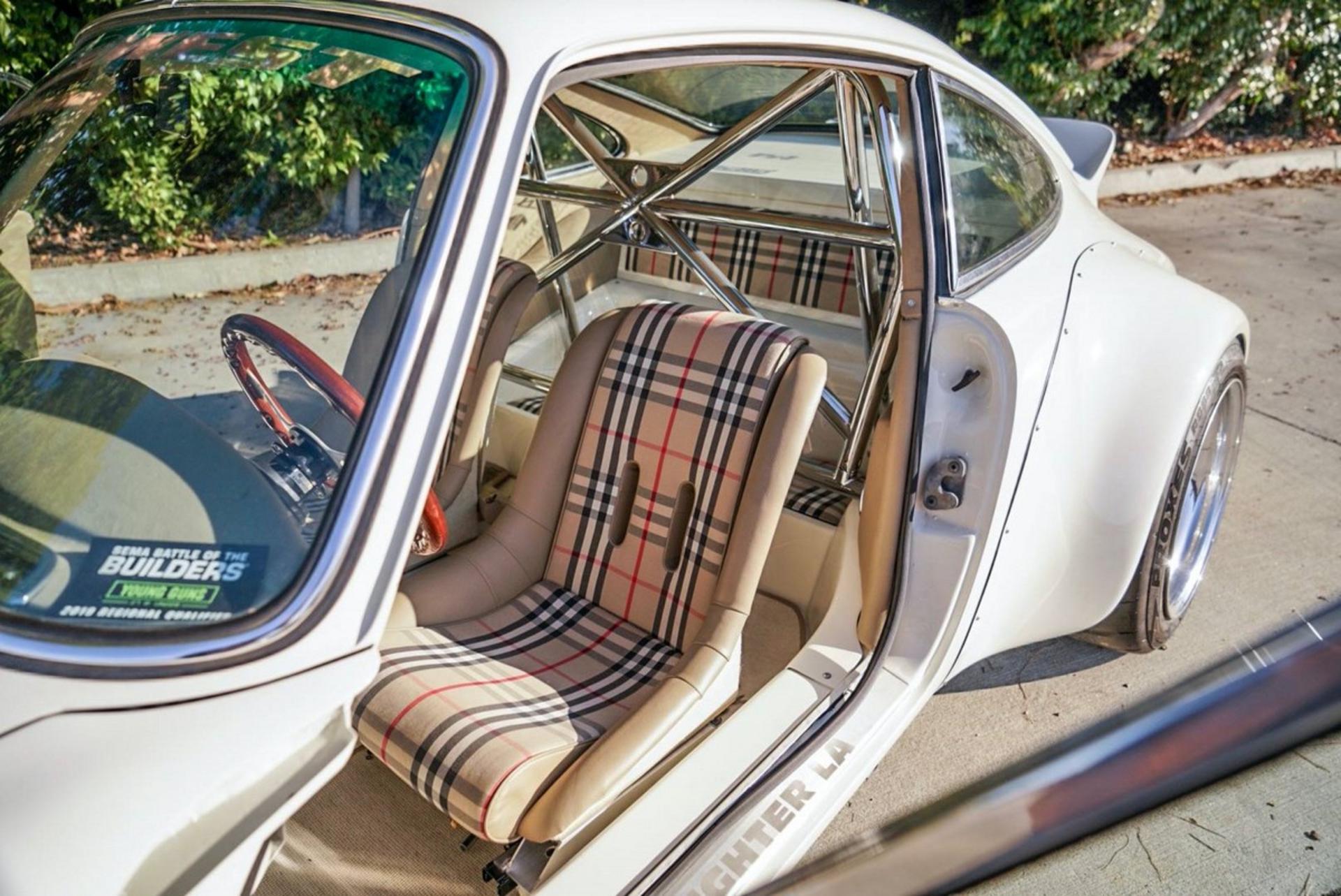 PORSCHE 911 E-RWB