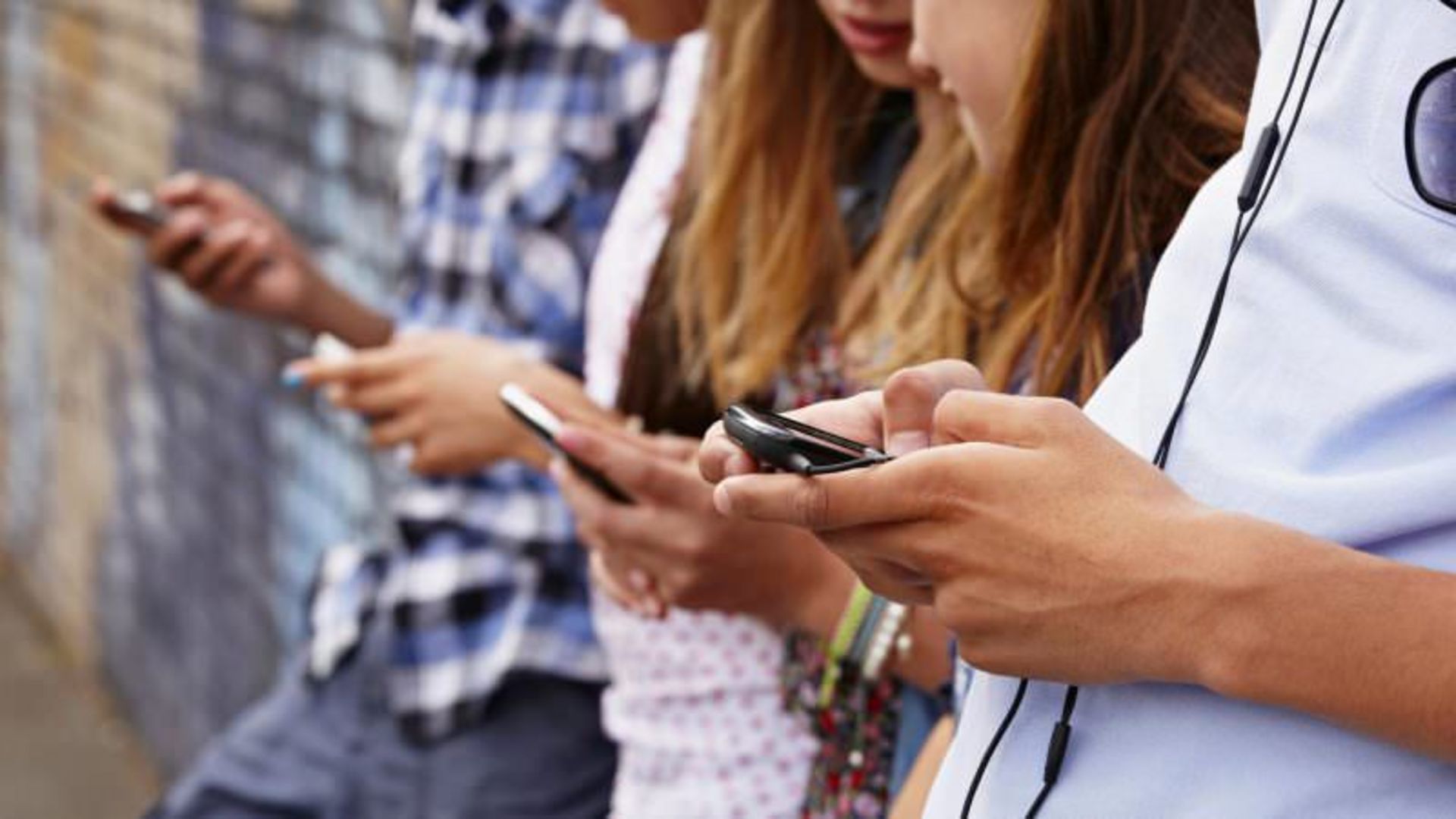 اعتیاد نوجوانان به گوشی