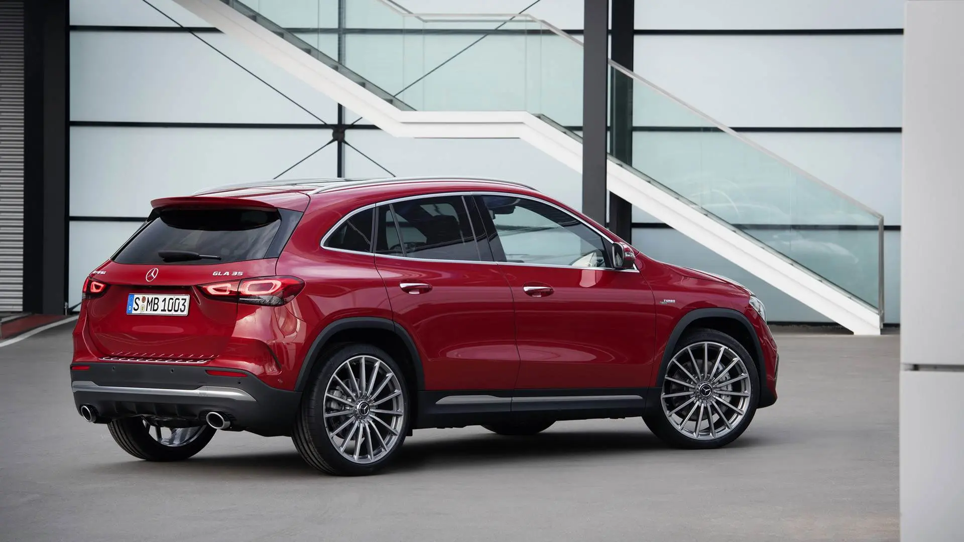 Mercedes-AMG GLA 35 / مرسدس بنز کلاس gla