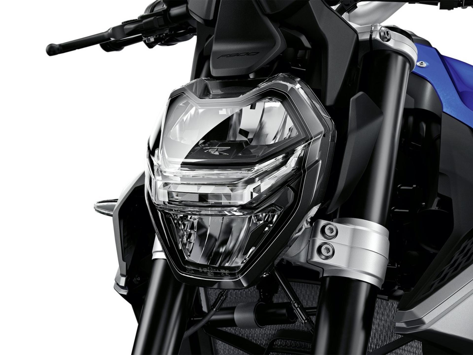 BMW F 900 R and F 900 XR