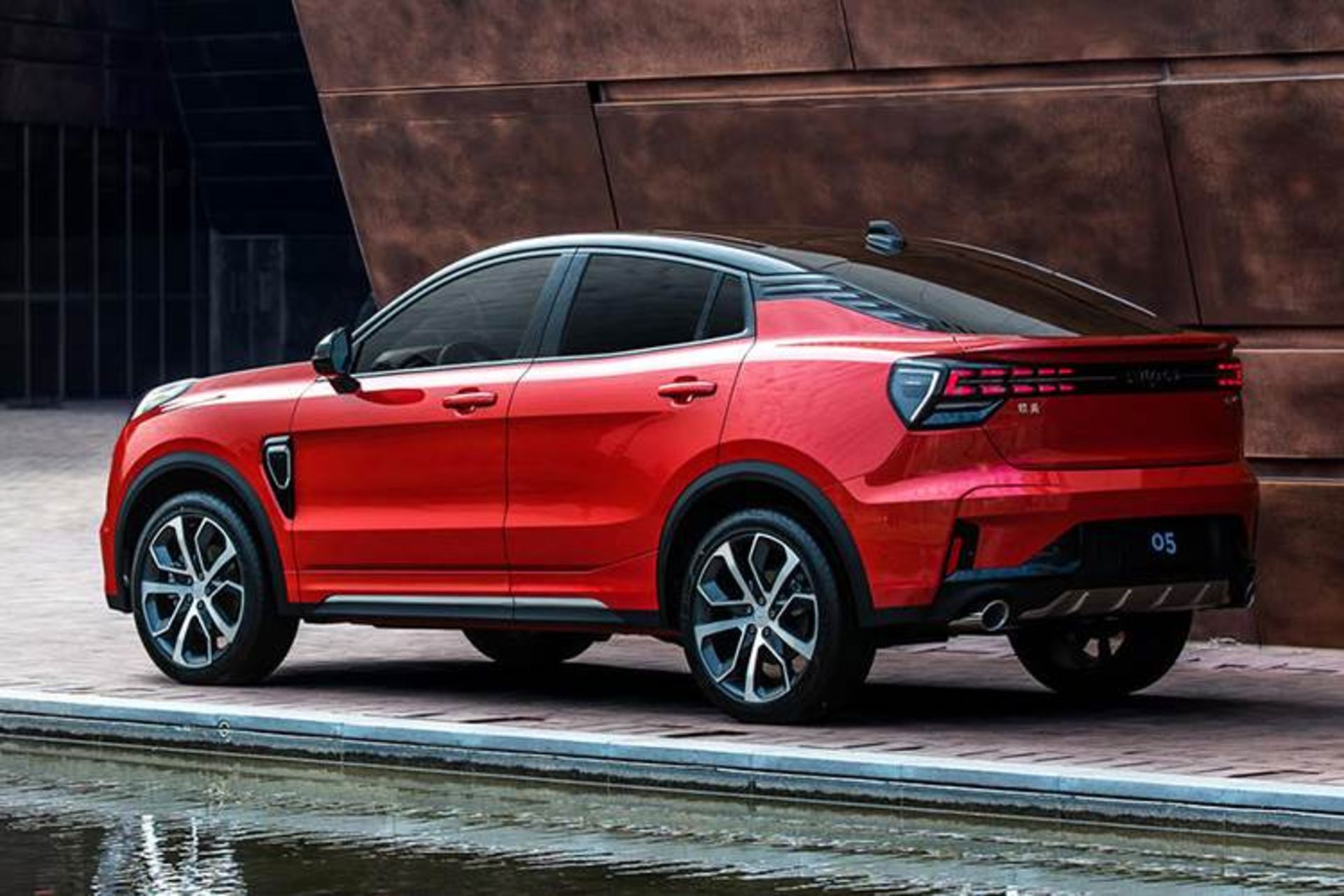 Lynk & Co 05 / شاسی بلند لینک اندکو