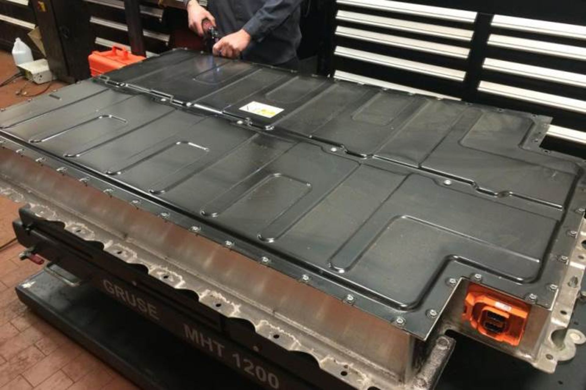 Electric Car / خودروی الکتریکی برقی