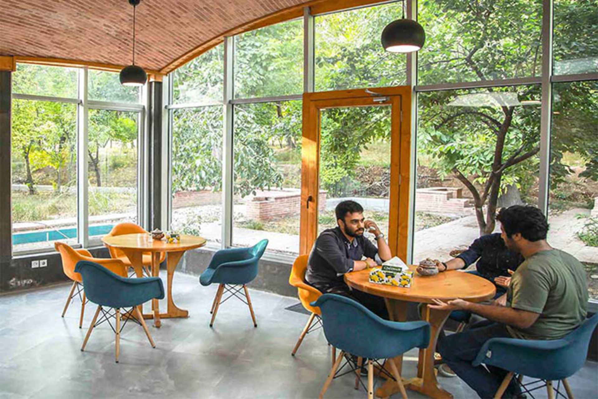 فضای کار اشتراکی / Coworking Space