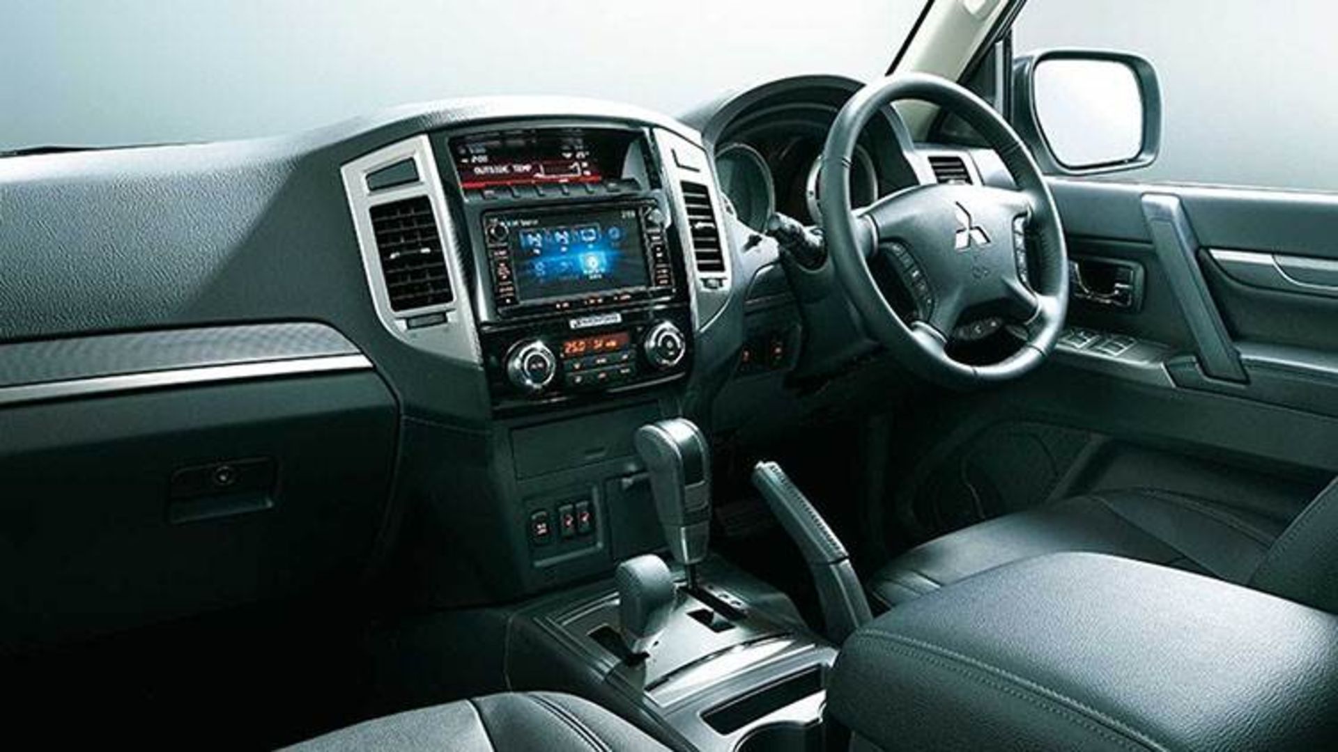 Mitsubishi Pajero / میتسوبیشی پاجرو