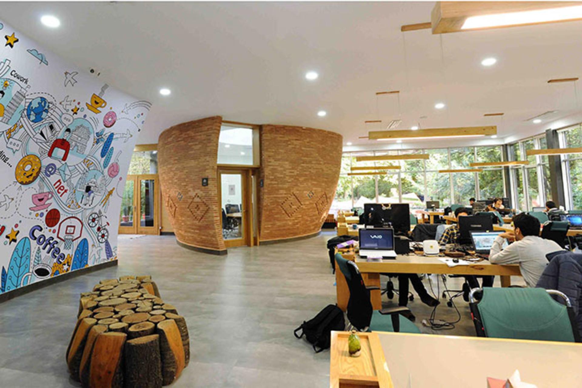 فضای کار اشتراکی / Coworking Space