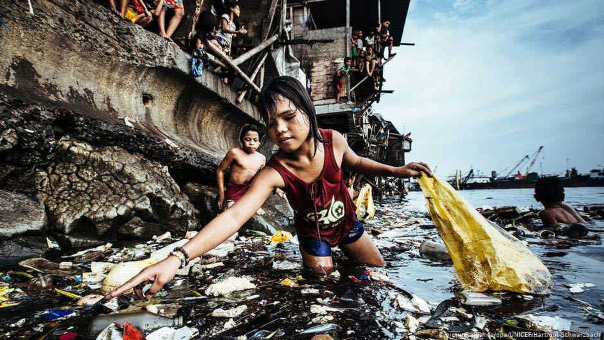 روایت فقر در بندر مانیل برنده عکس سال یونیسف شد