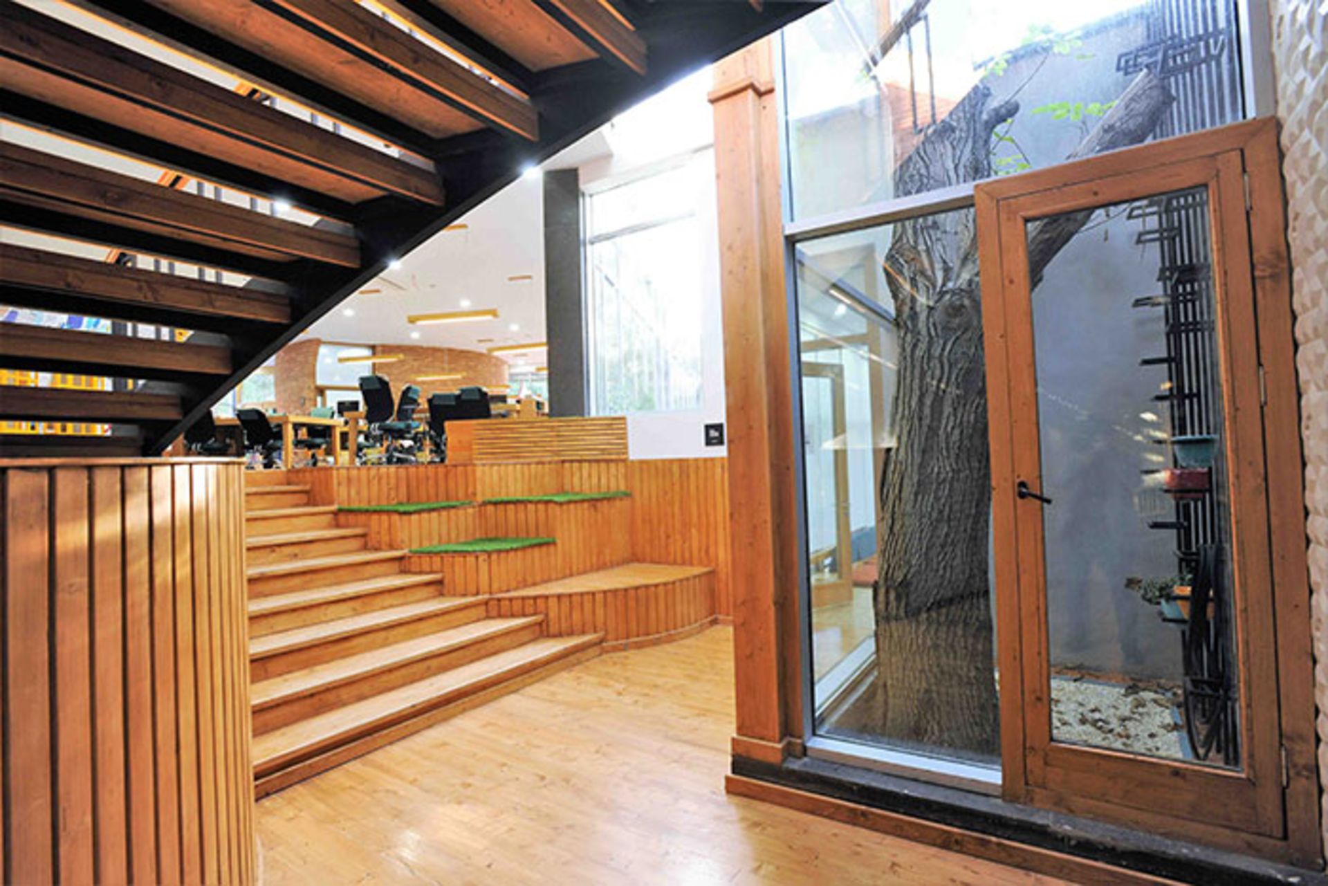 فضای کار اشتراکی / Coworking Space