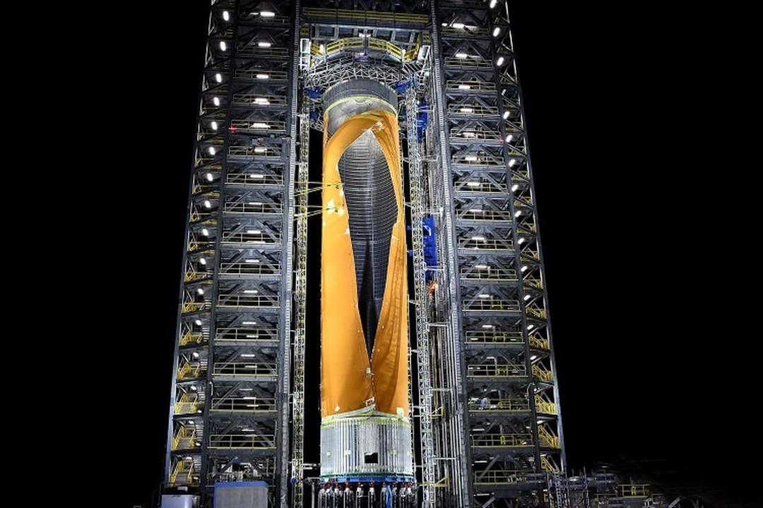 Space Launch System / اسپیس لانچ سیستم