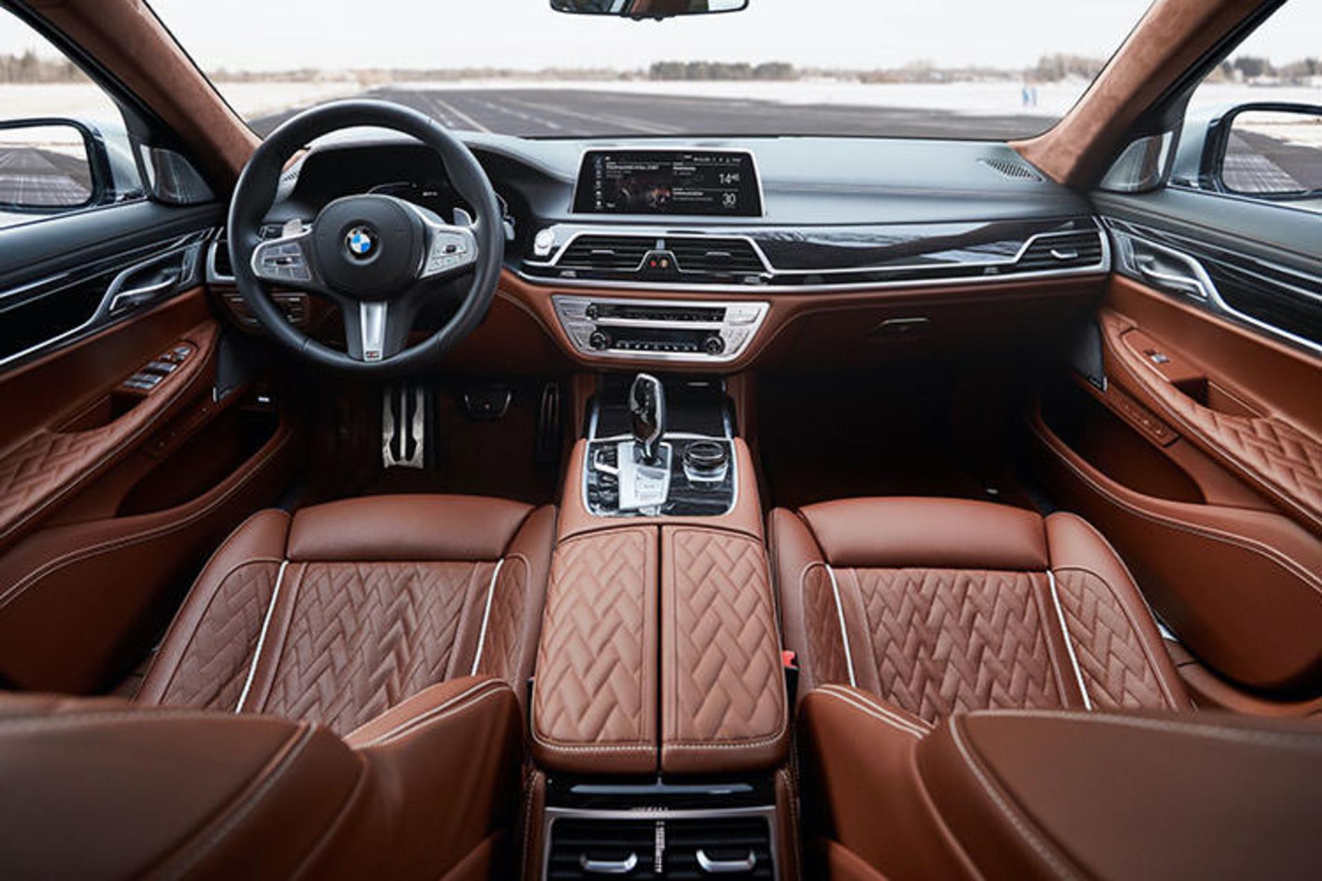 BMW 7 Series plug-in hybrid / بی ام و سری 7 پلاگین هیبرید