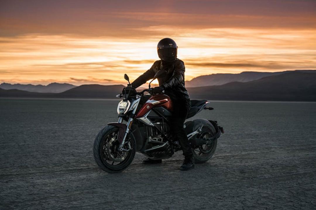 Zero SR/F electric motorcycle / موتورسیکلت برقی زیرو