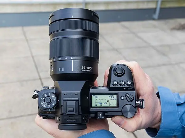 Panasonic پاناسونیک لومیکس S1 و S1R