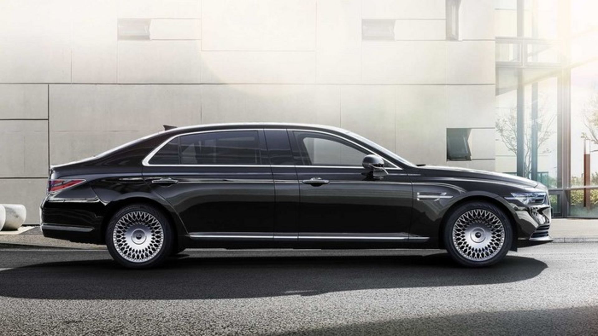Genesis G90 Limousine