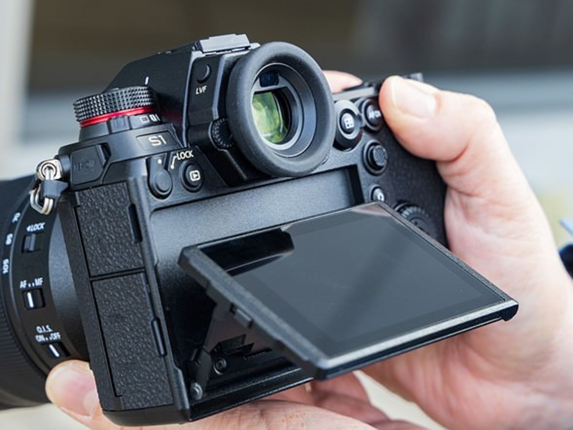 Panasonic پاناسونیک لومیکس S1 و S1R