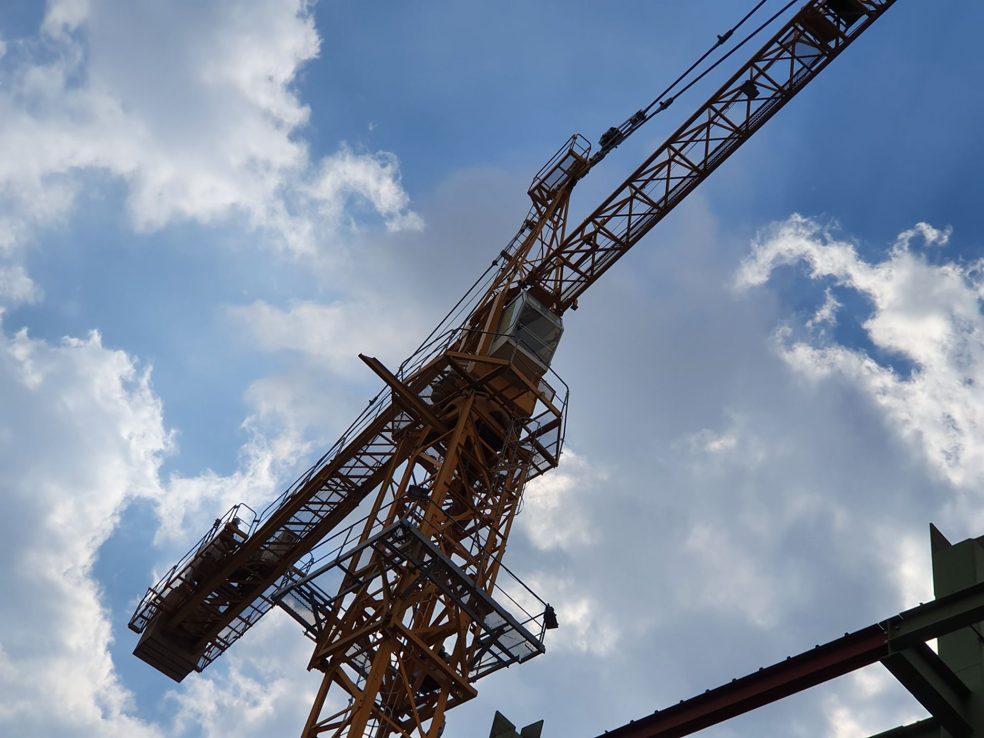 نمونه‌عکس گلکسی اس ۱۰ پلاس با زوم اپتیکال دو برابری