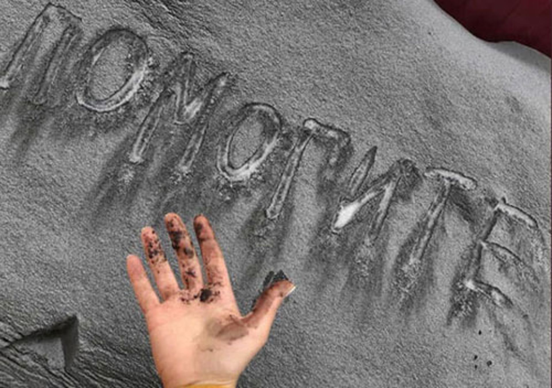 برف سیاه سیبری / black snow siberia