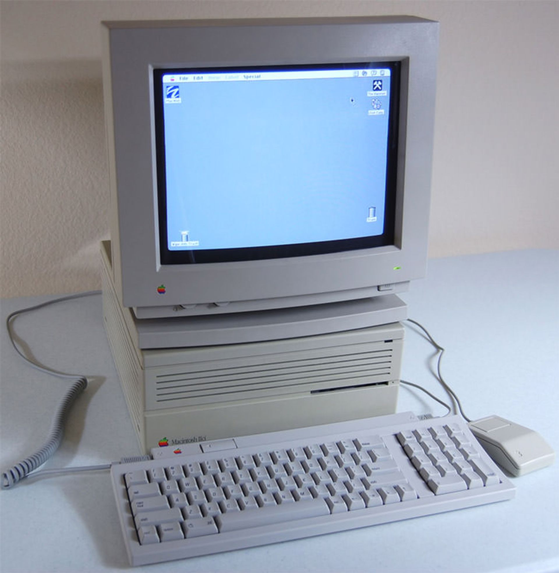 مرجع متخصصين ايران مكينتاش Macintosh IIci