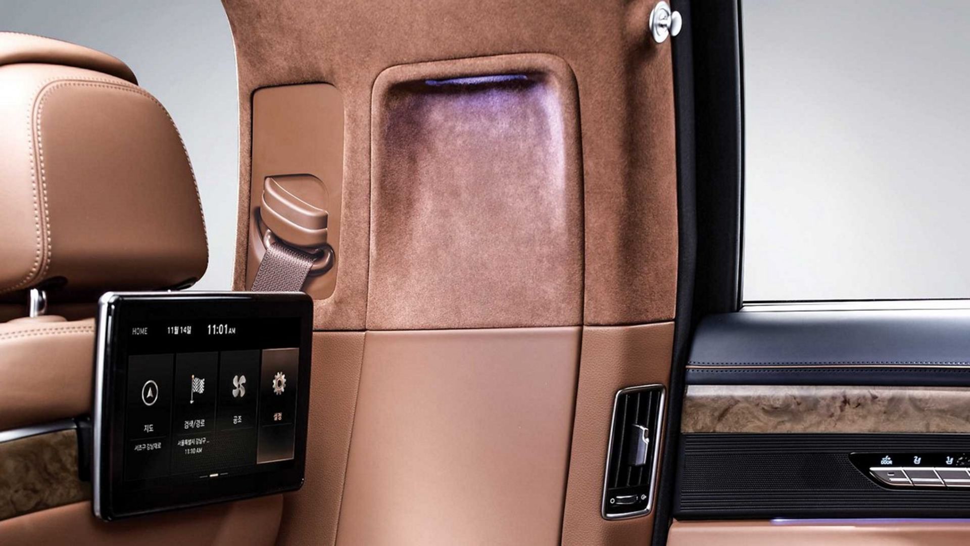 Genesis G90 Limousine