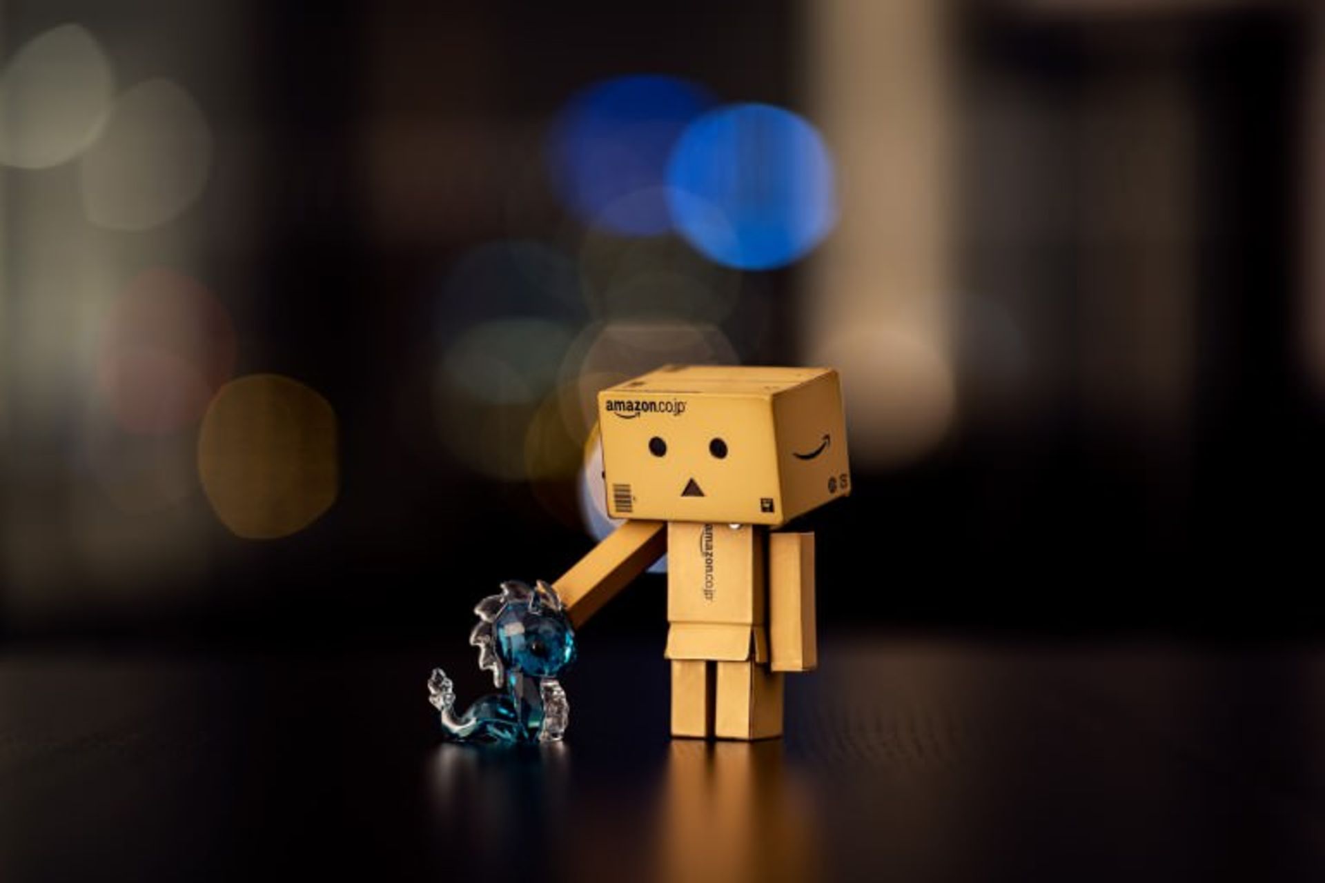 Amazon Danbo Meets Tatsu آمازون