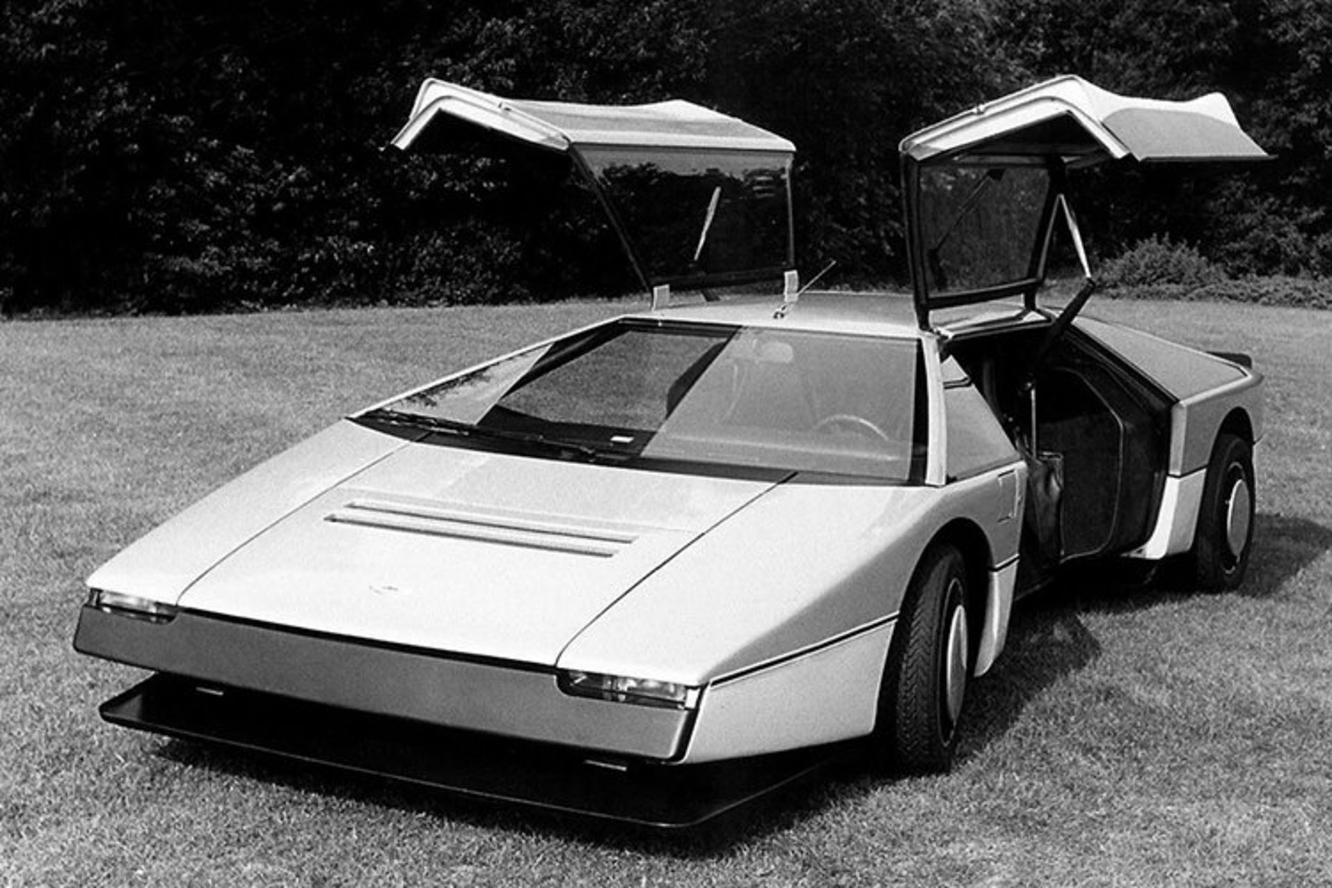 Aston Martin Bulldog