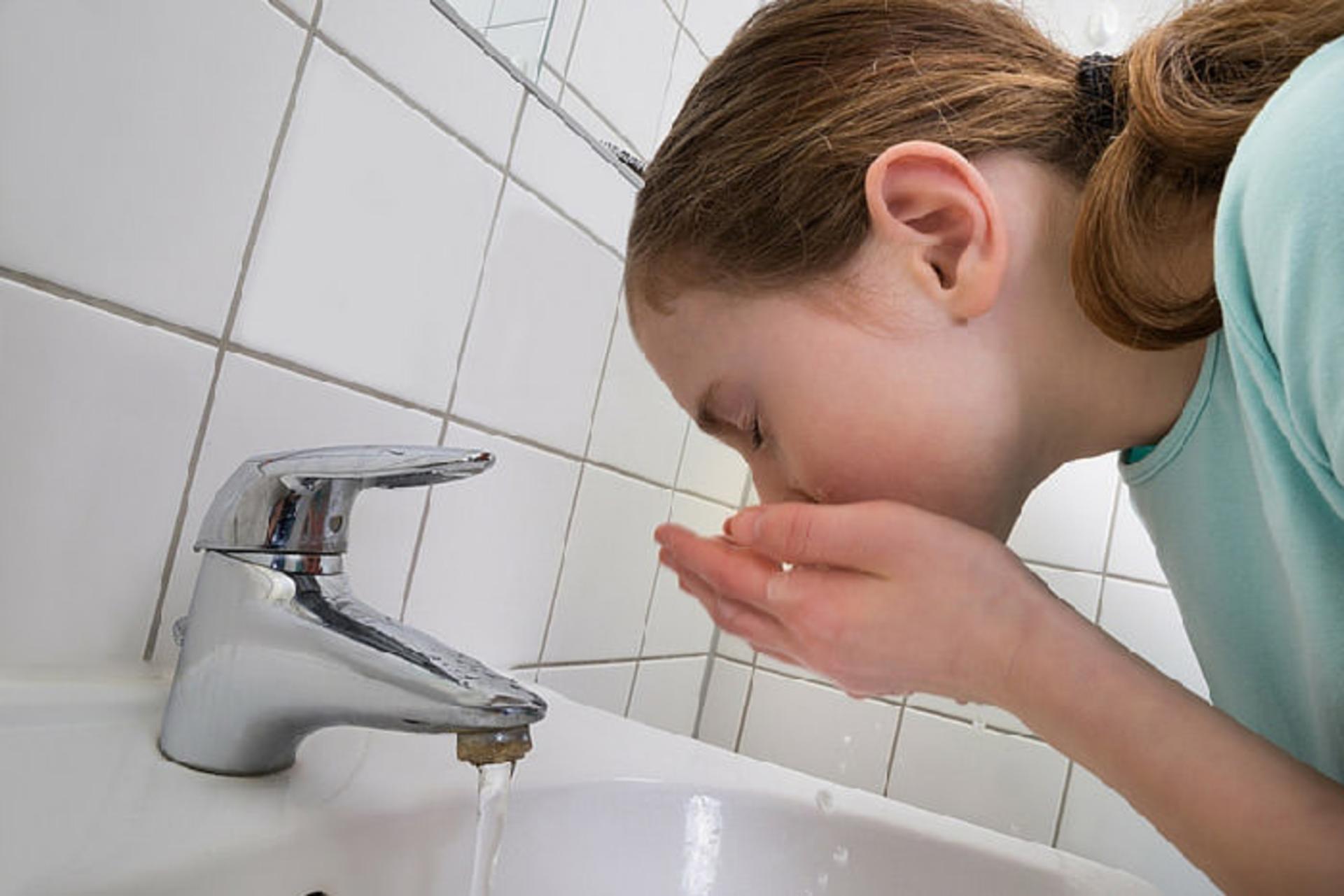 شستن دندان/ mouth washing