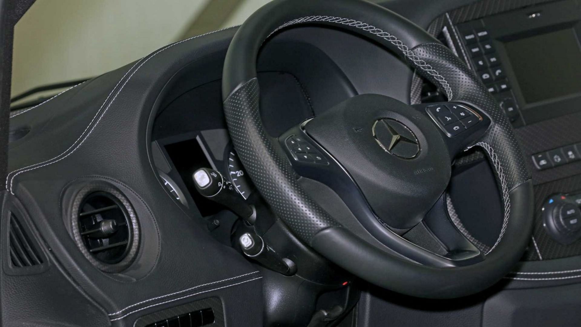 Mercedes-Benz Vito White SportsVan By Vansports