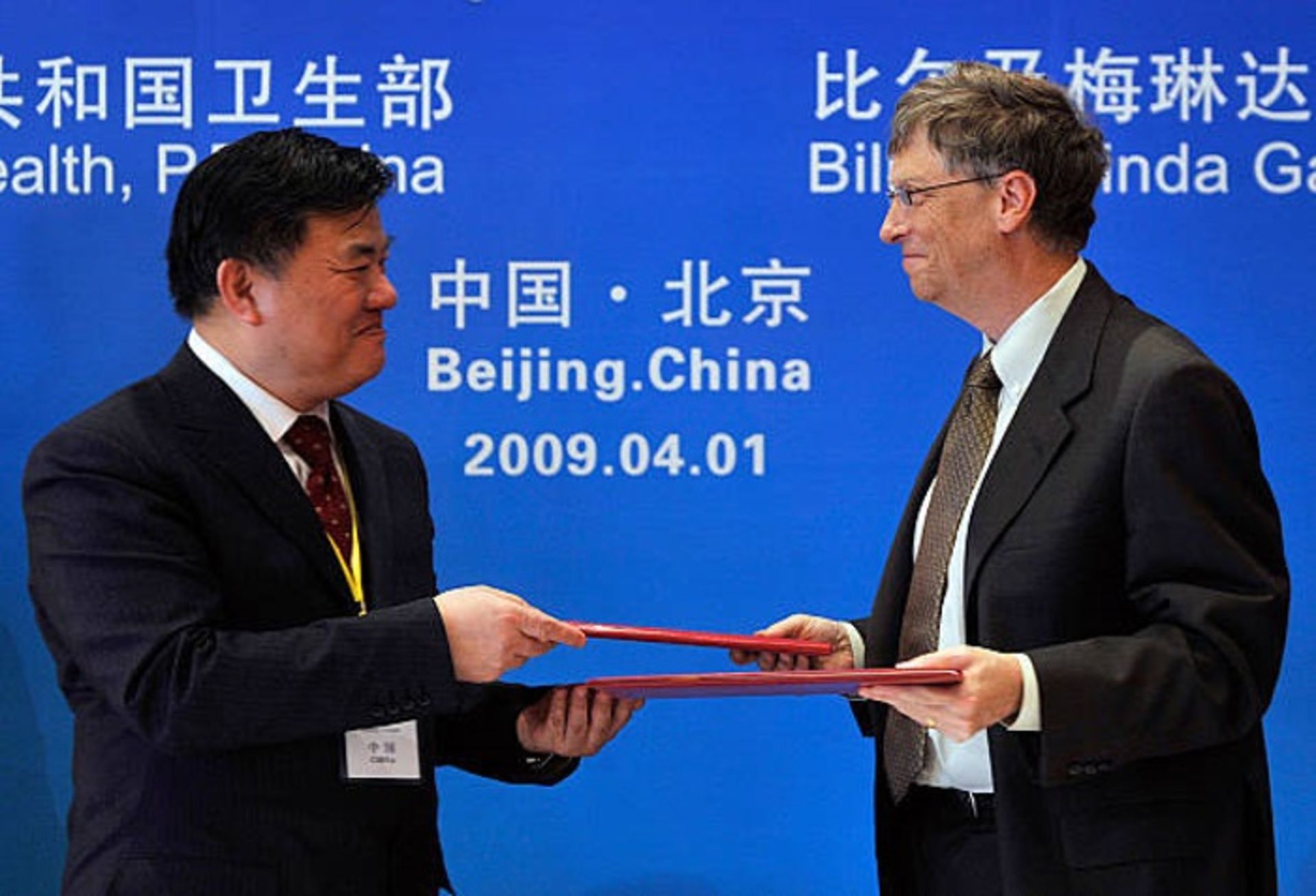 مشارکت بیل گتس با دولت ها