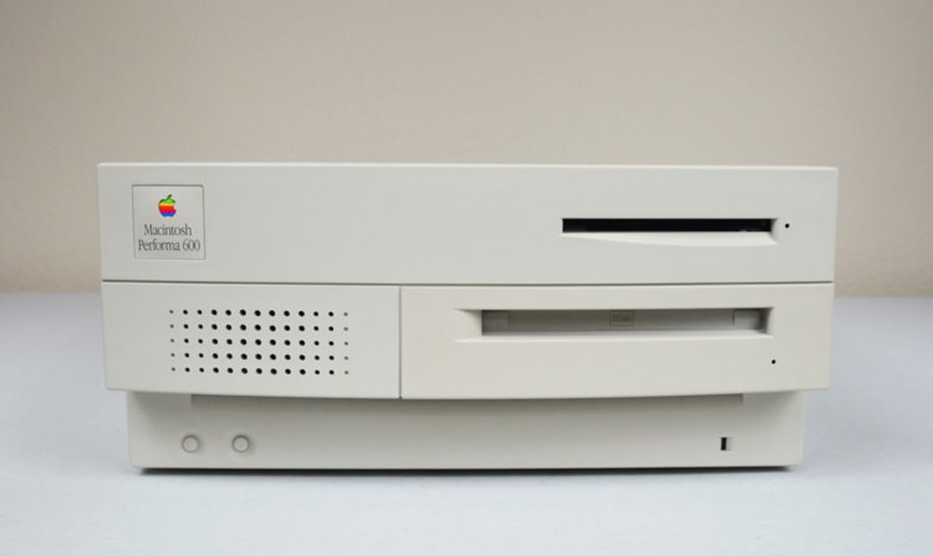 مرجع متخصصين ايران مكينتاش Macintosh Performa 600CD