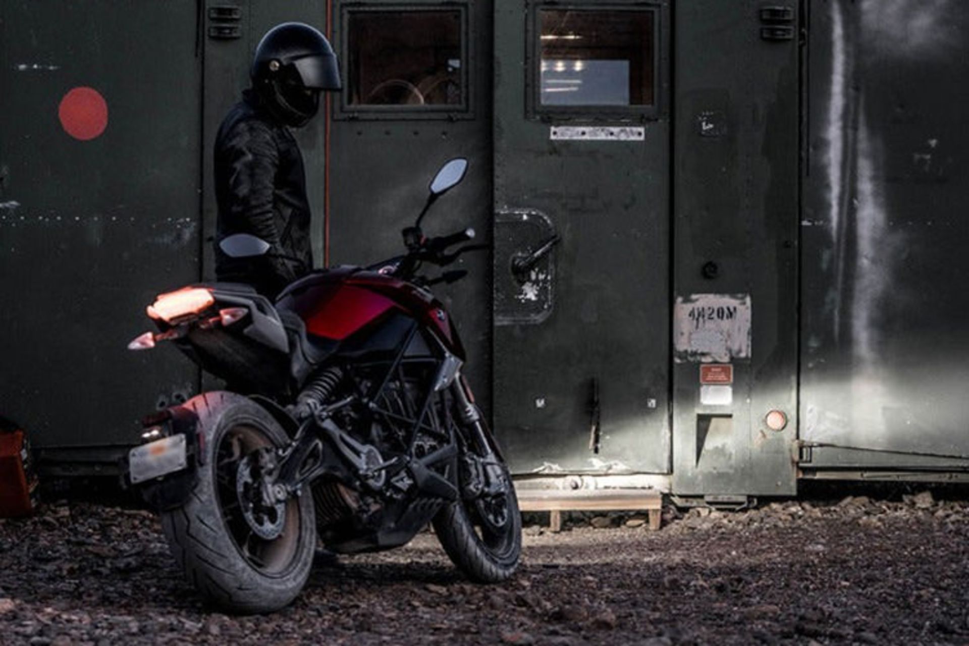 Zero SR/F electric motorcycle / موتورسیکلت برقی زیرو