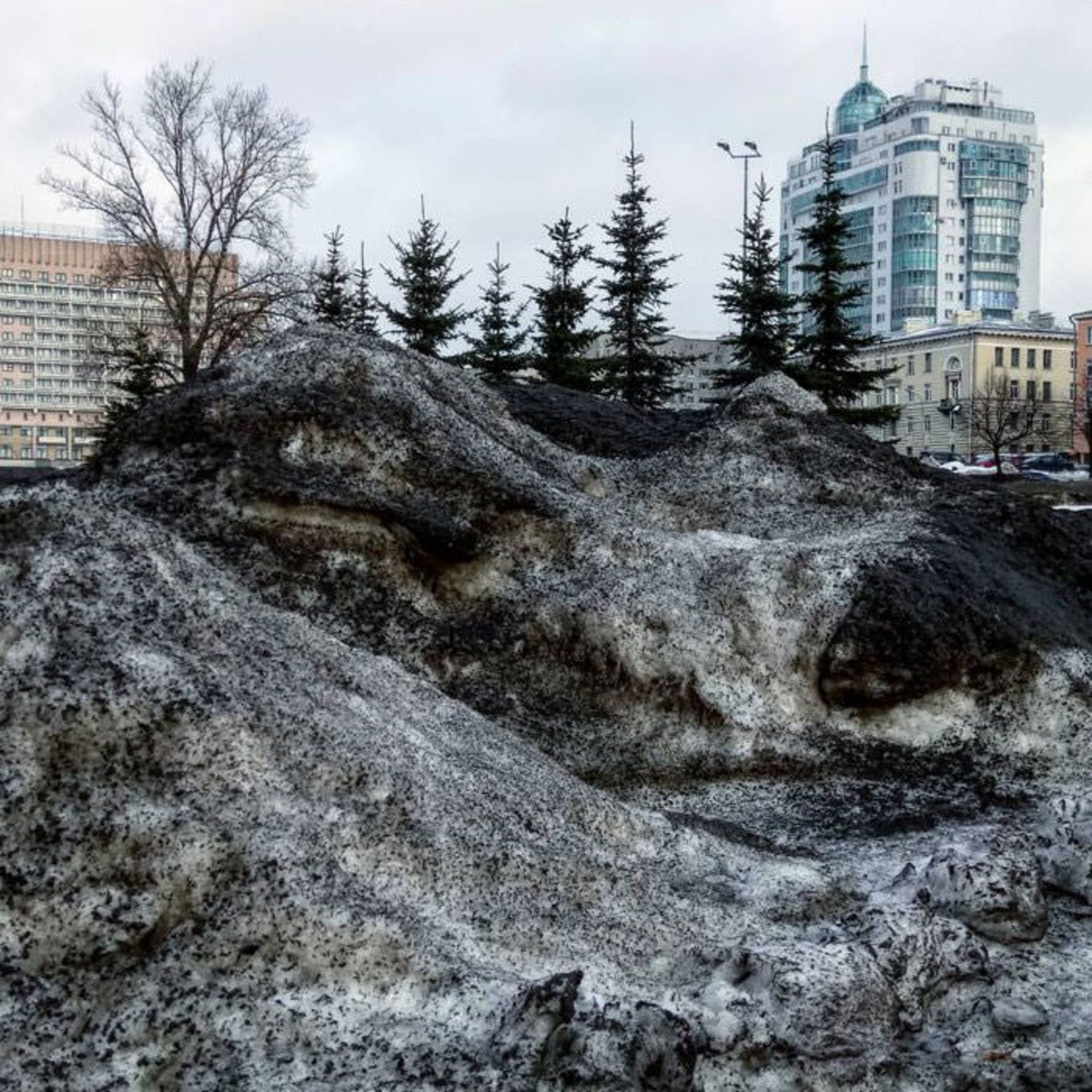 برف سیاه سیبری / black snow siberia
