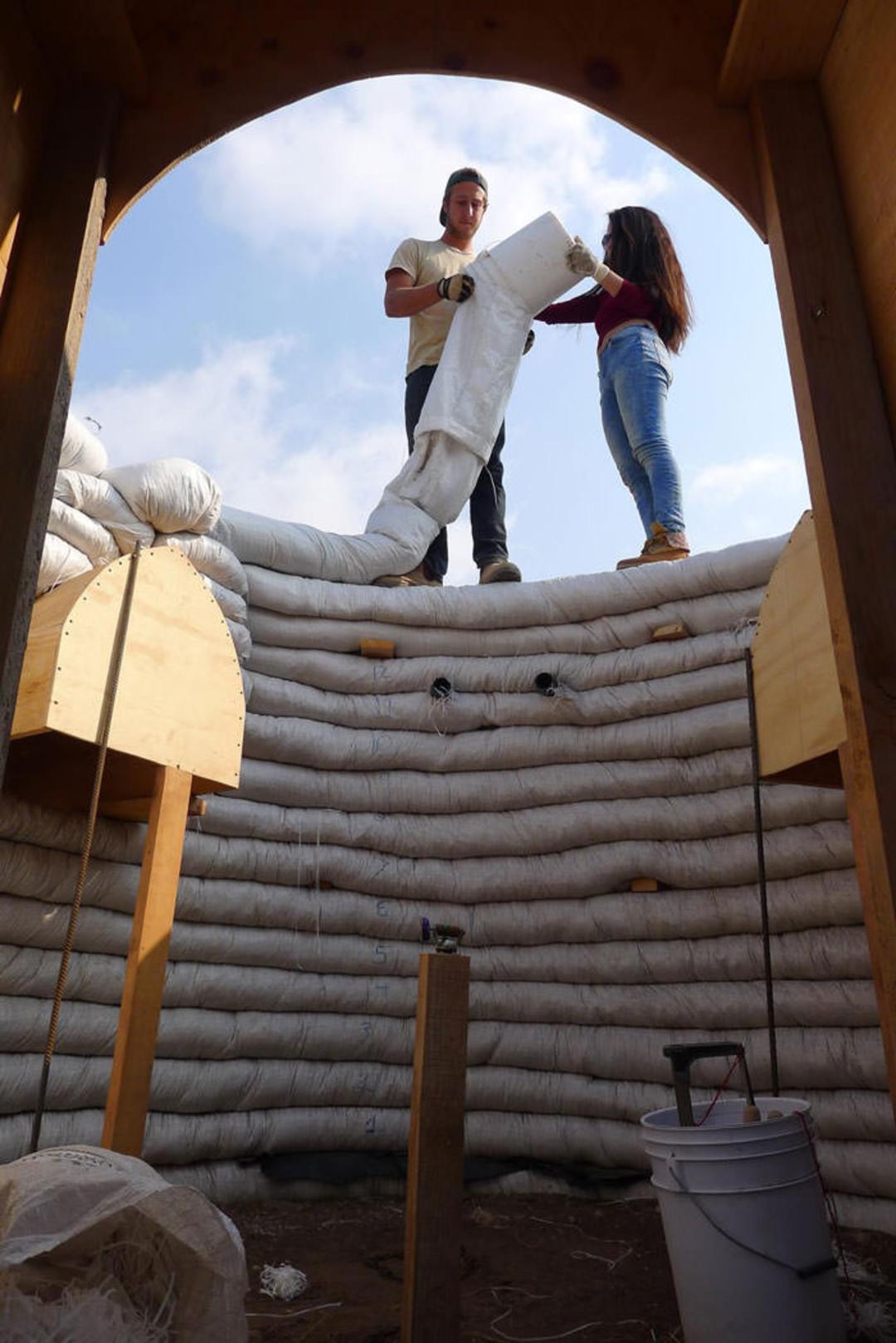 ابرخشت / superadobe