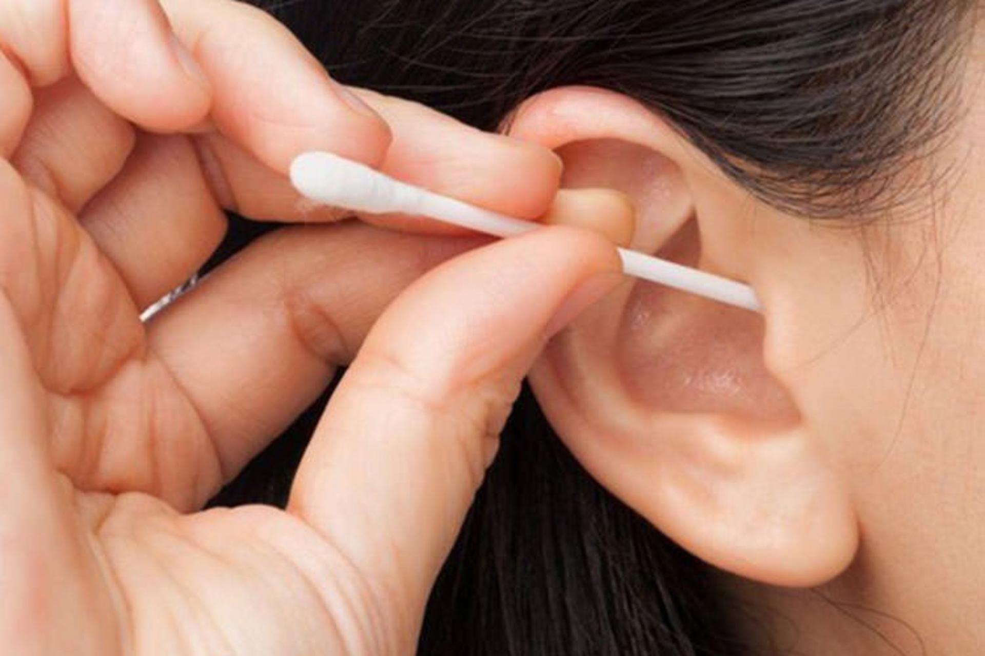 چرا باید استفاده از گوش‌پاک‌کن را کنار بگذاریم؟