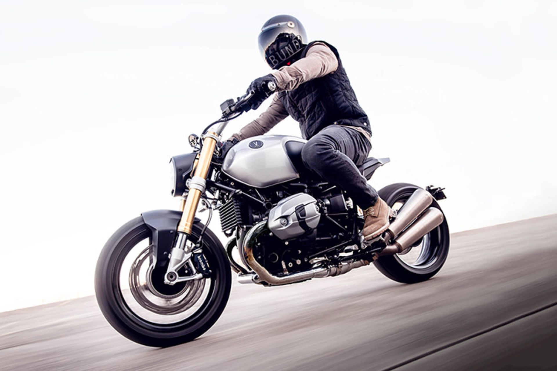 VAGABUND BMW R NINE T motorcycle / بی ام و موتورسیکلت